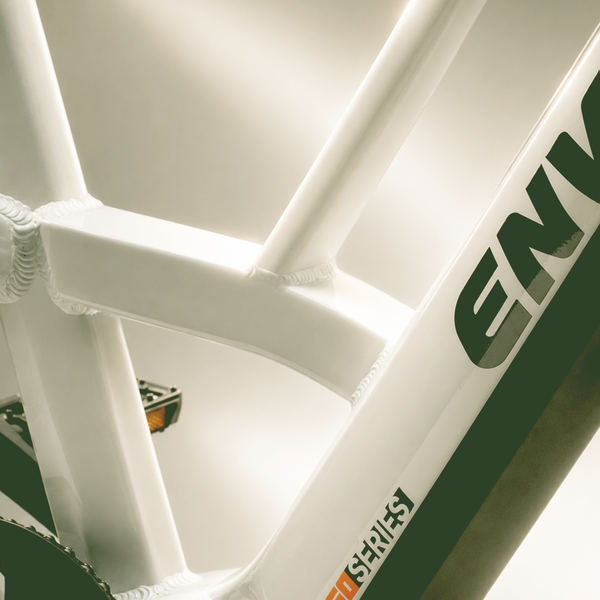 180 kg Rated Step-Through Frame